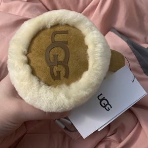 NWT Ugg Chestnut Wired Earmuffs